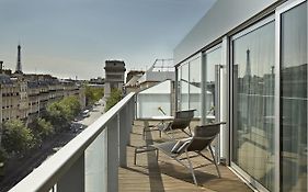 Renaissance Paris Arc de Triomphe Hotel Exterior photo